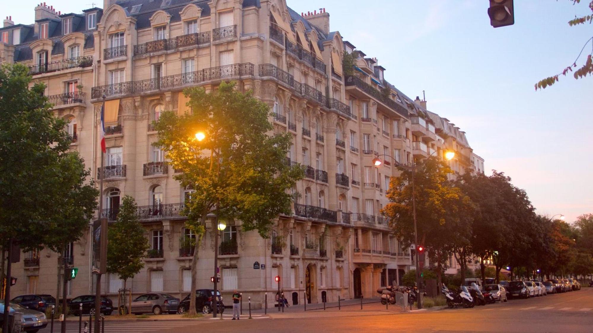 Stunning Apartment Near Eiffel Tower Parijs Buitenkant foto