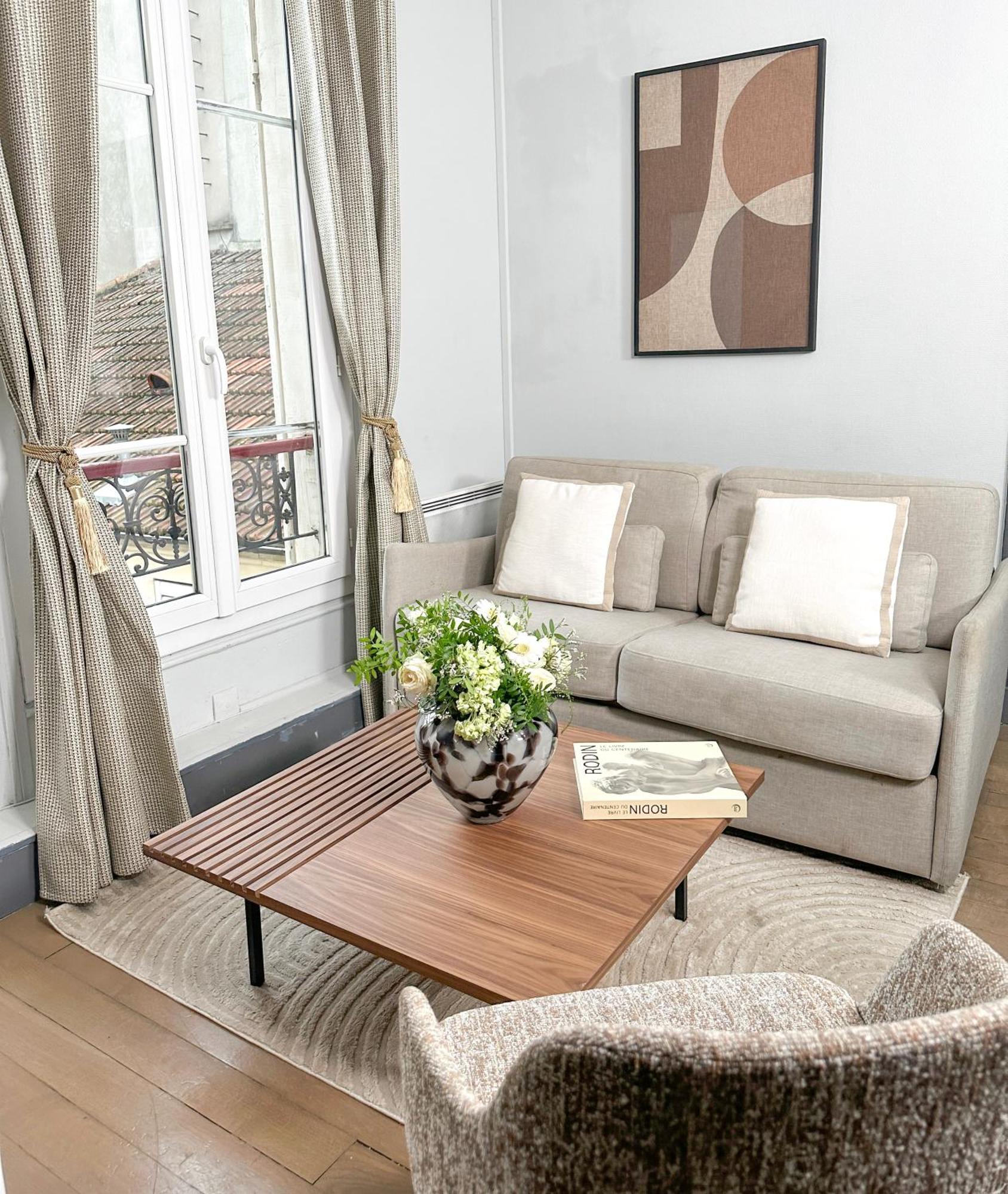 Stunning Apartment Near Eiffel Tower Parijs Buitenkant foto