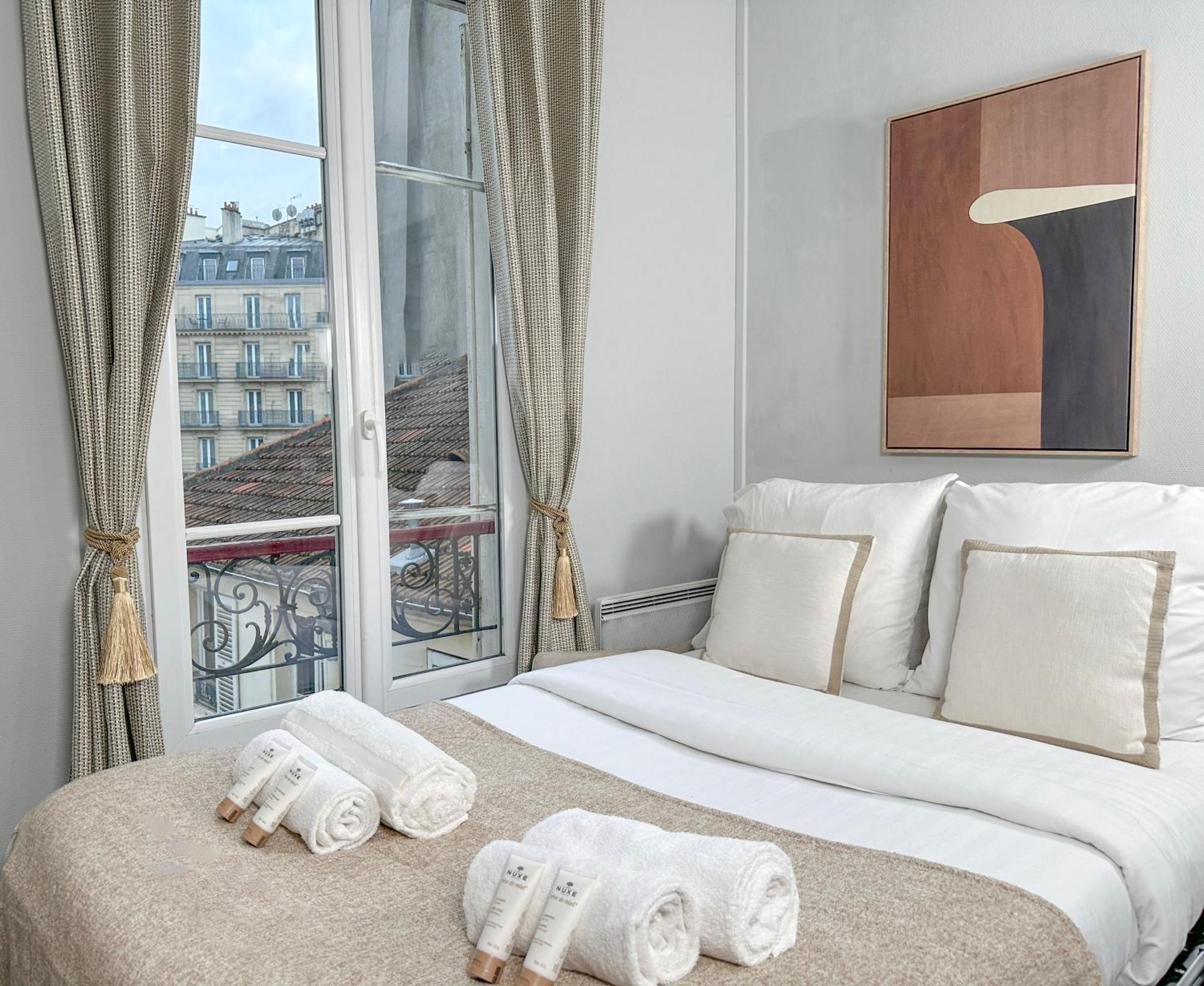 Stunning Apartment Near Eiffel Tower Parijs Buitenkant foto